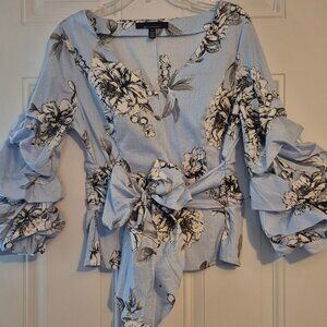 Ladies Top. WHBM,size 10. Beautiful Styling and colors.